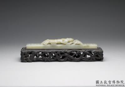 图片[2]-Jade paperweight with chi-dragon relief, Ming dynasty (1368-1644)-China Archive